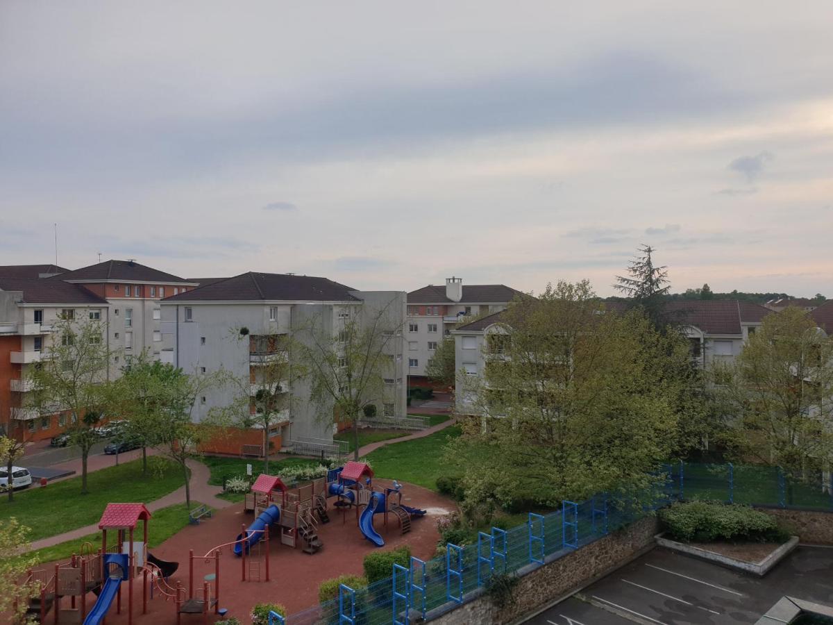 Appartamento Escale Affaires Dugny-Bourget Esterno foto